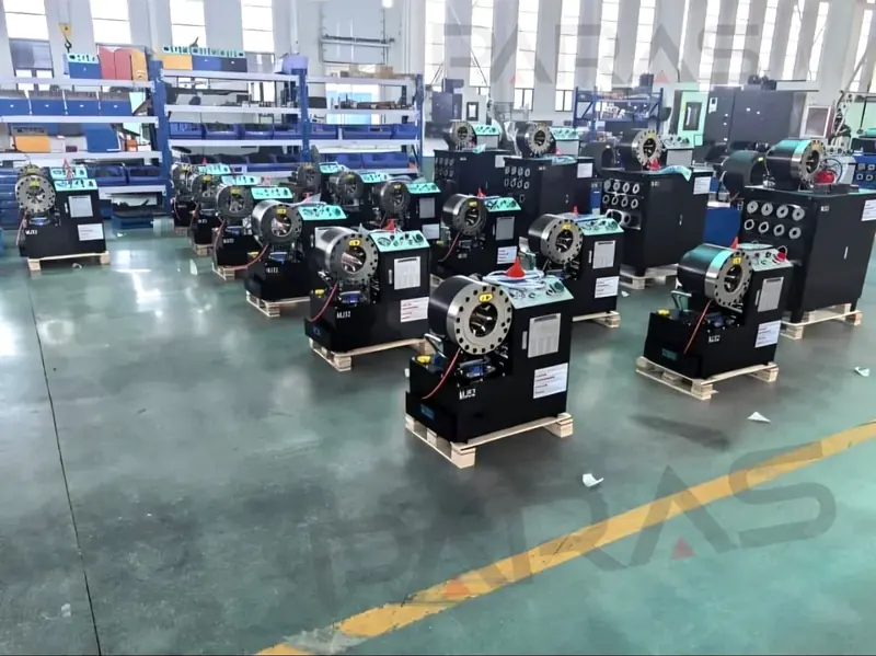 Workshop and special-purpose hose crimping machines arranged for inspection